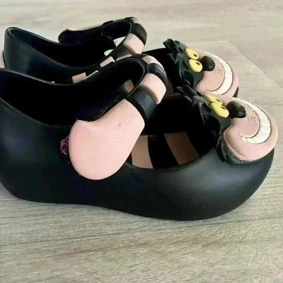 Mini Melissa Cheshire Cat Alice in Wonderland toddler 5 - Picture 5 of 6